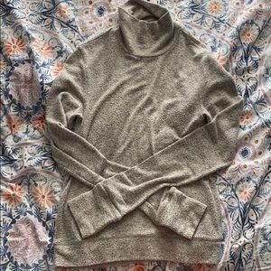 light brown/white turtleneck sweater